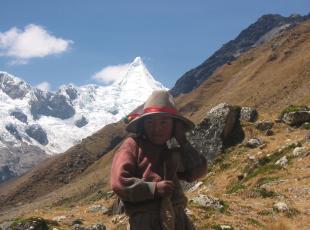 Caminata Cordillera Blanca aventura cordillera blanca Perú  Alpamayo cedros la montaña mas bella del mundo 