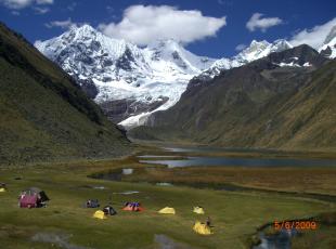 hiking tours in the mountain range huayhuas peru mountain guides, to UIAGM
