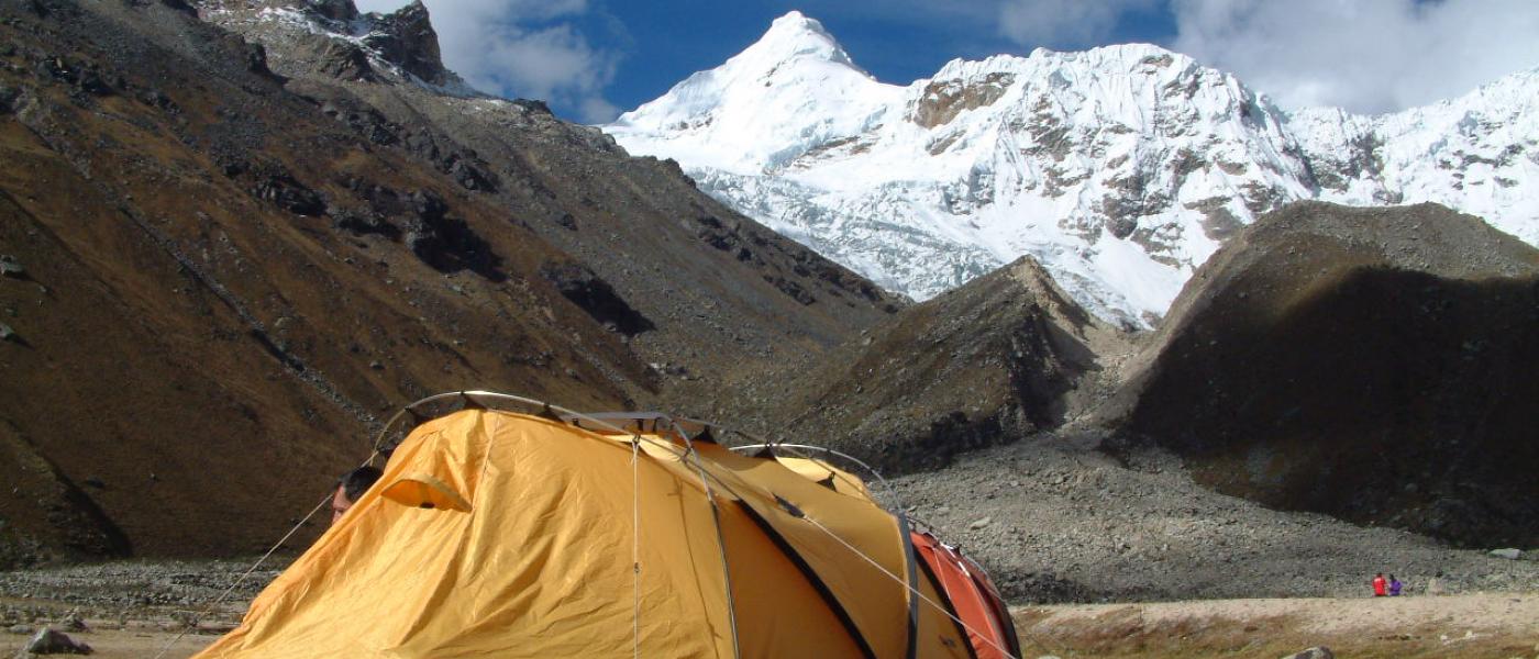 alpinisme, tocllaraju, urus, trekking ishinca santacruz, dans la Cordillère Blanche, Huaras Ancash Pérou, guides de montagne UIAGM, AGMP