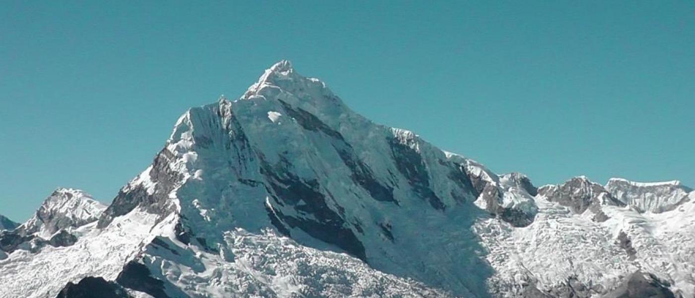 escalade de montagne Pisco 5750 m, lagon 69, montagne chopicalqui 6350 m dans la Cordillère des Andes et dans la Cordillère Blanche, Huaras au Pérou