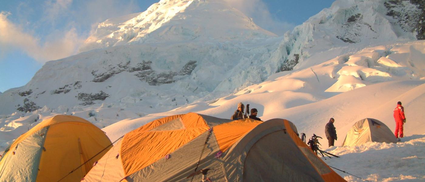 mountain guides UIAGM . Huascaran ,Pisco , QUILCAYHUANCA - PISCO 5750 - HUASCARAN - 6768 MSNM.   the highest tropical mountain in Peru