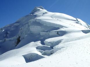 pisco mountain, white mountain climbing, Huaraz, ecology, environment Peru Guides the mountain U.I.A.GM