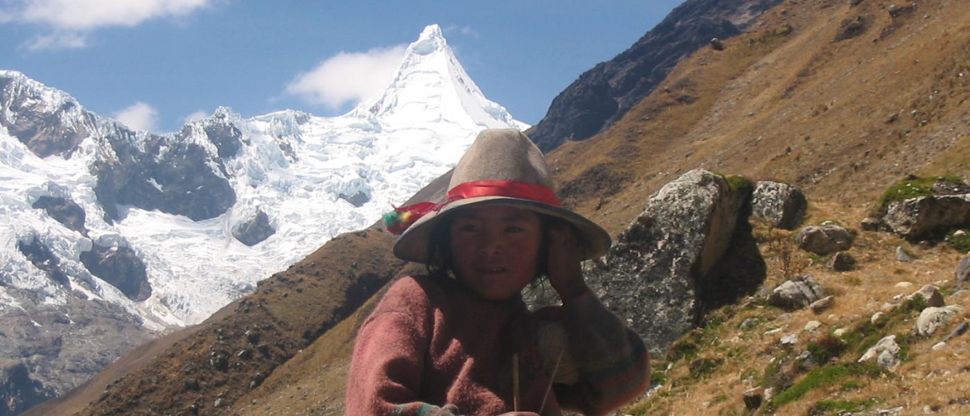 Caminata Cordillera Blanca aventura cordillera blanca Perú  Alpamayo cedros la montaña mas bella del mundo 