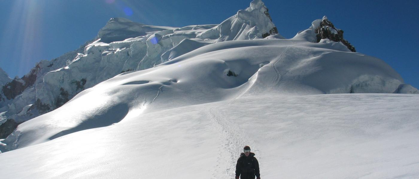 nevado pisco 2 días refugios andinos Guías de montaña UIAGM tu seguridad en la aventura inolvidable de tu vida salidas para el 2019  