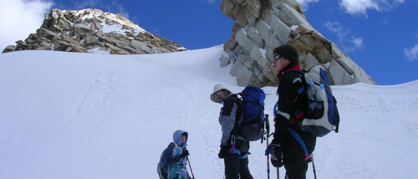 escalade dans les montagnes blanches, Urus 5494 masl, Ishinca 5530, guide de haute montagne,