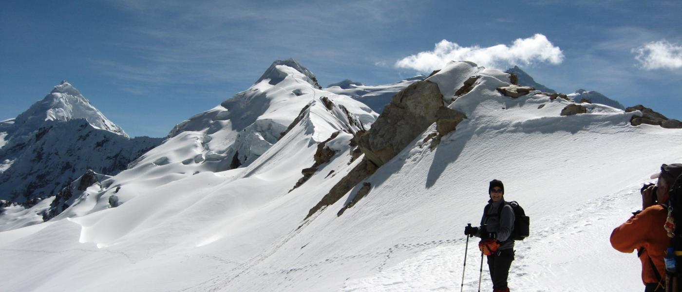 Montagne , Chaîne de montagnes des Andes, chaîne de montagnes blanche au Pérou, Huaraz dans les montagnes